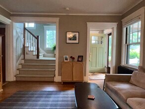 211 Forest St in Winchester, MA - Building Photo - Building Photo
