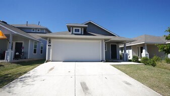 251 Tempest Trl in Maxwell, TX - Building Photo