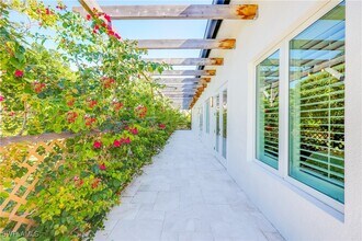 590 Carica Rd in Naples, FL - Building Photo - Building Photo