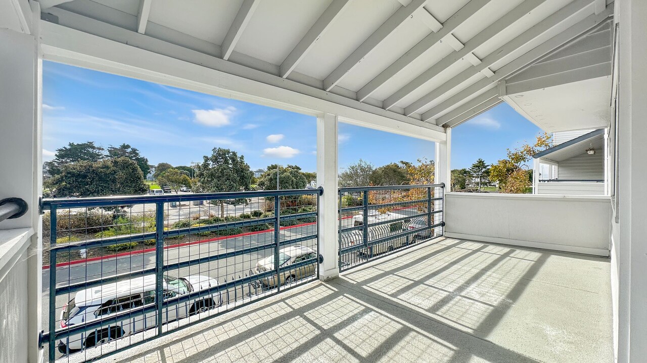 1201 Melville Square in Richmond, CA - Building Photo