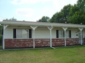 2146 E Bennett St in Springfield, MO - Building Photo