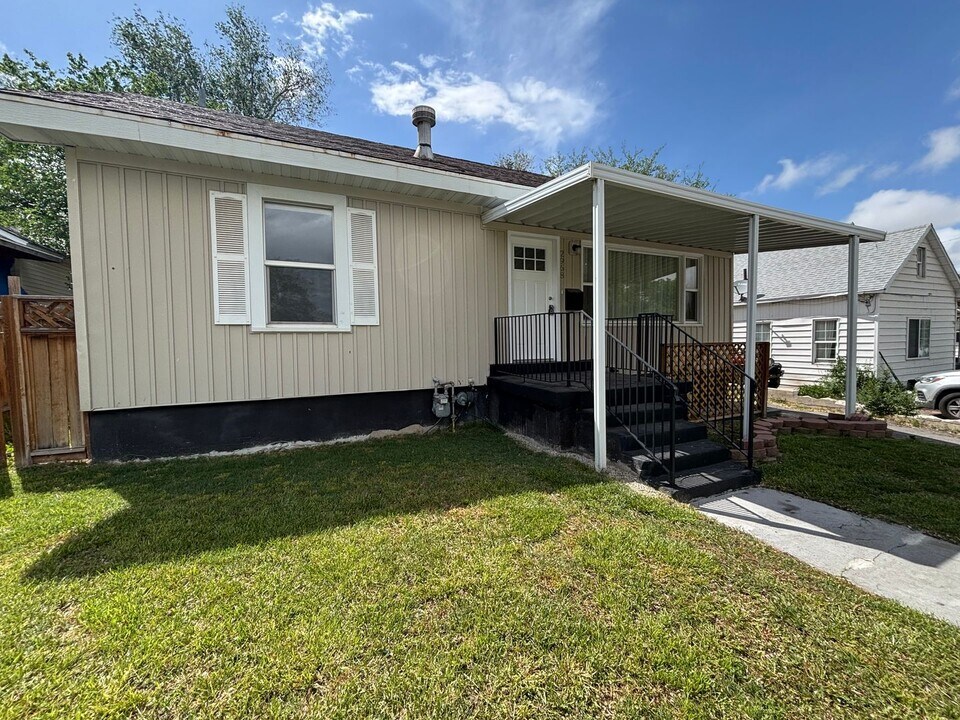 2968 S 8950 W in Magna, UT - Building Photo