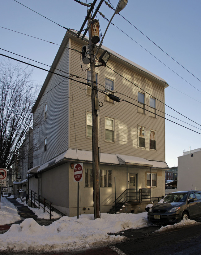 393 3rd St in Jersey City, NJ - Foto de edificio - Building Photo