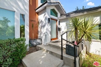 10453 Holman Ave in Los Angeles, CA - Building Photo - Building Photo