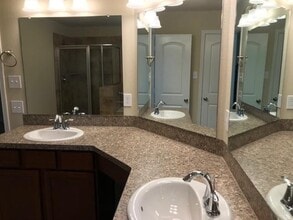 271 Freeman Blvd in West Columbia, TX - Building Photo - Building Photo