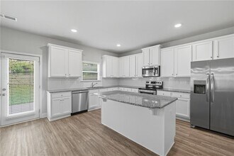 33 N Village Cir in Rydal, GA - Building Photo - Building Photo