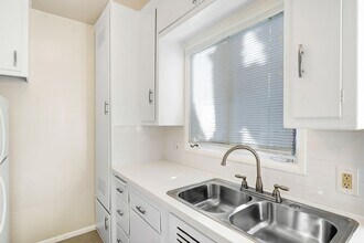 500 California Ave in Santa Monica, CA - Foto de edificio - Building Photo