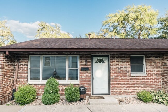 1010 Beech St in Valparaiso, IN - Building Photo - Building Photo