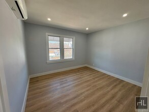 13 Monroe St in Yonkers, NY - Building Photo - Building Photo