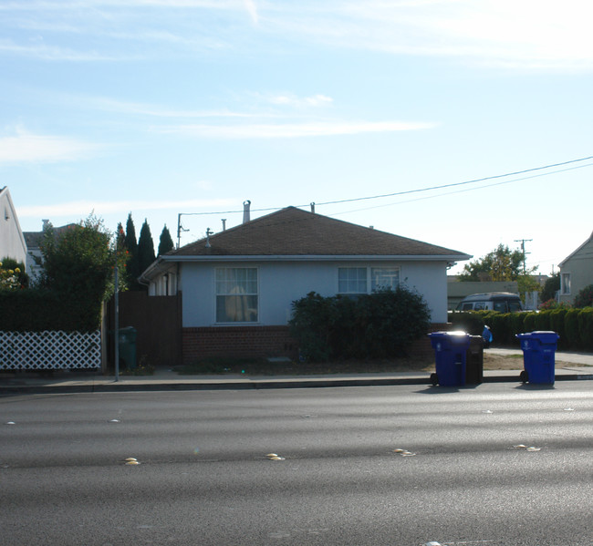 4018-4020 Barrett Ave in Richmond, CA - Foto de edificio - Building Photo