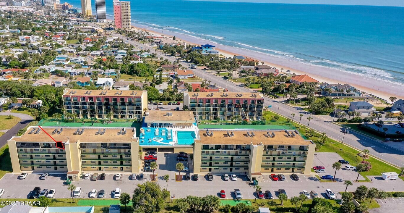 1433 N Atlantic Ave in Daytona Beach, FL - Building Photo