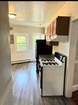 598 Hyde Park Ave, Unit Unit 3 in Boston, MA - Building Photo