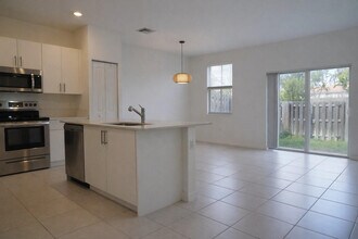 11833 NW 47th Manor in Coral Springs, FL - Building Photo - Building Photo