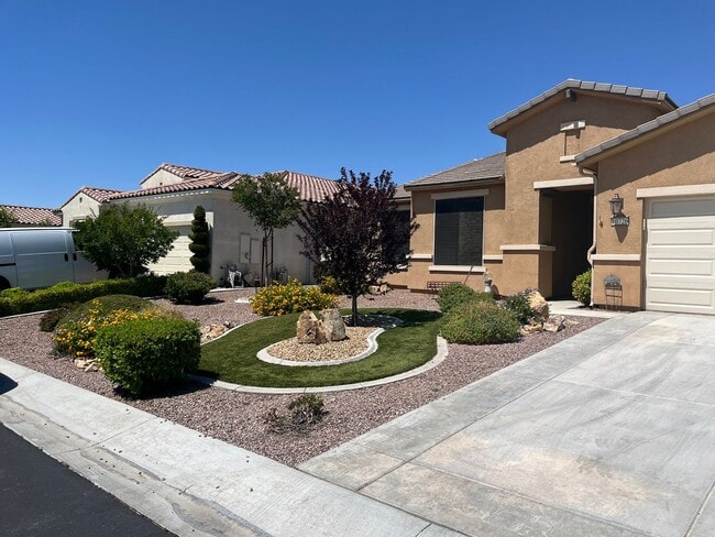 10726 Green Valley Rd in Apple Valley, CA - Building Photo - Building Photo