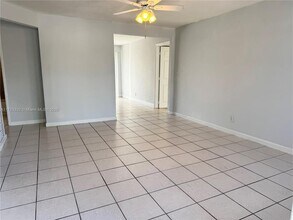 4472 SW 50th St in Fort Lauderdale, FL - Building Photo - Building Photo