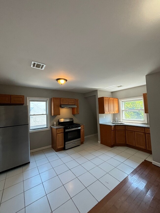 853 S 12th St, Unit 3 in Newark, NJ - Foto de edificio - Building Photo