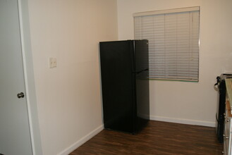820 E Alhambra Ave in Fresno, CA - Building Photo - Building Photo
