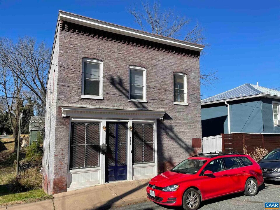 311 5th St SW in Charlottesville, VA - Building Photo