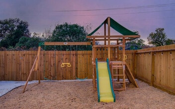 6400 Sherman St in Houston, TX - Foto de edificio - Building Photo