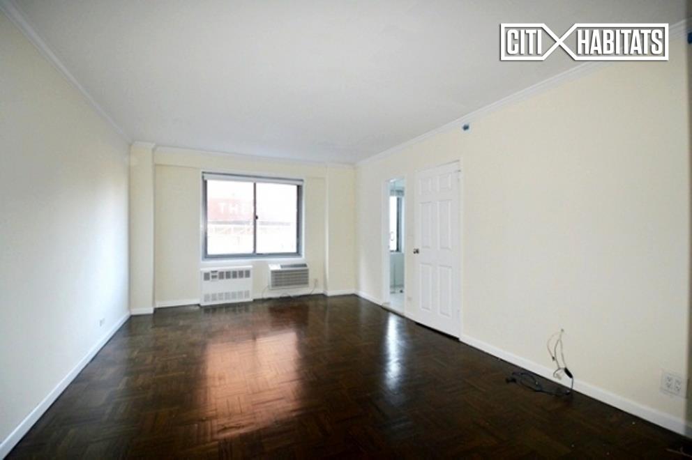 175 W 12th St in New York, NY - Building Photo