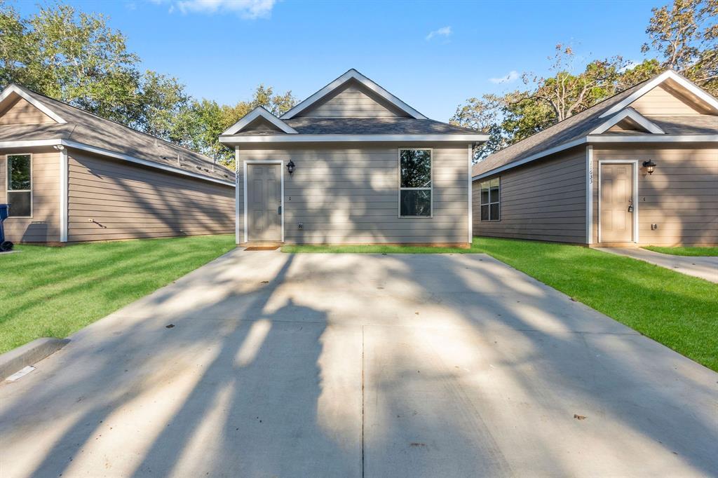 11631 Vistawood St in Willis, TX - Building Photo