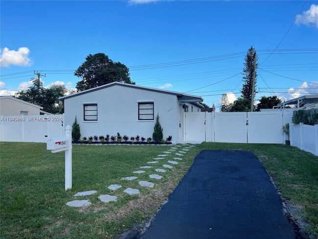 1541 N 71st Terrace in Hollywood, FL - Building Photo - Building Photo