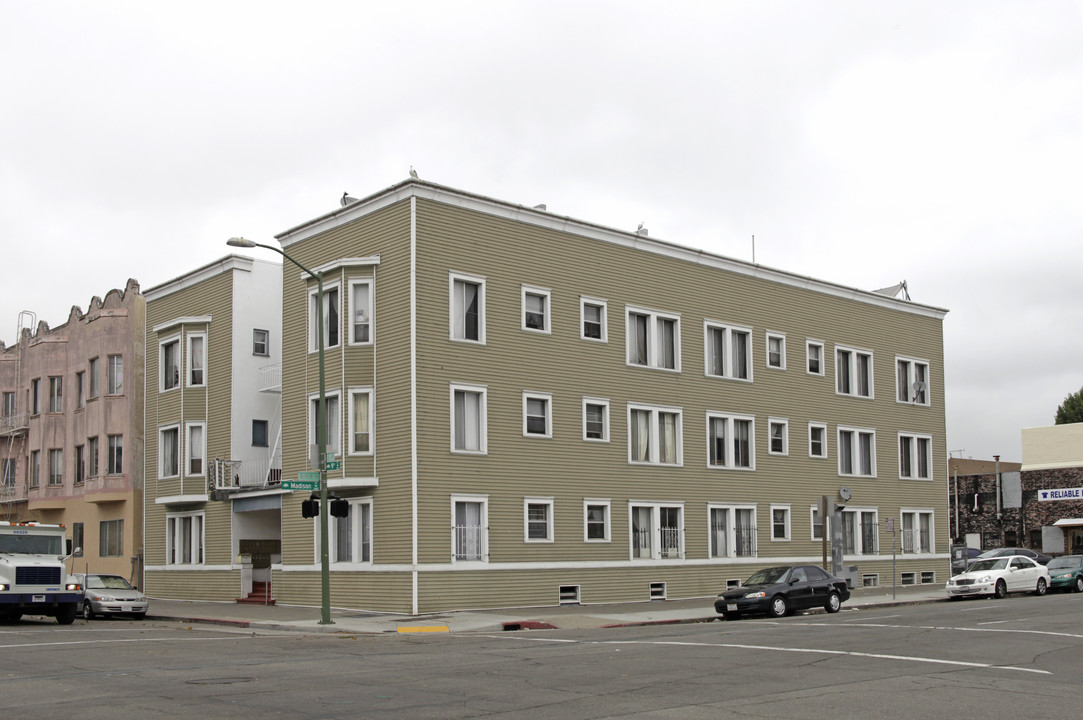 The Jade Regency in Oakland, CA - Building Photo