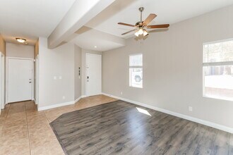 7067 Salt Marsh Ct in Las Vegas, NV - Building Photo - Building Photo
