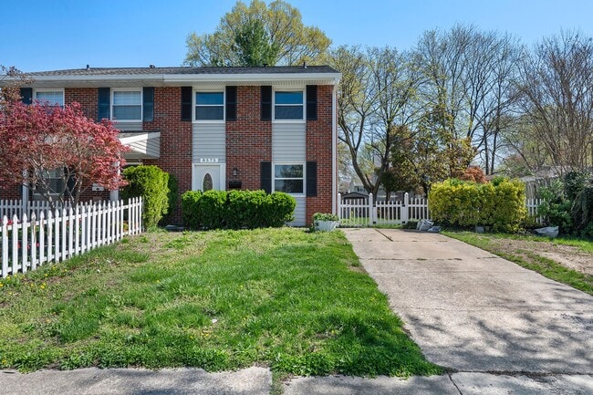 8575 Beacon Point Rd in Pasadena, MD - Building Photo - Building Photo