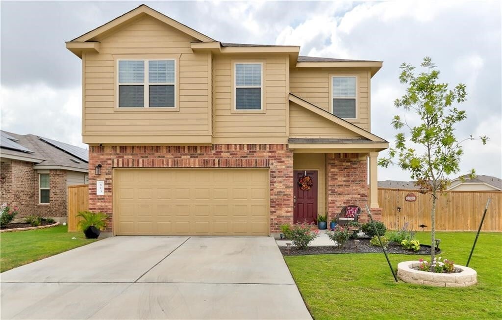 613 Circle Wy in Jarrell, TX - Building Photo