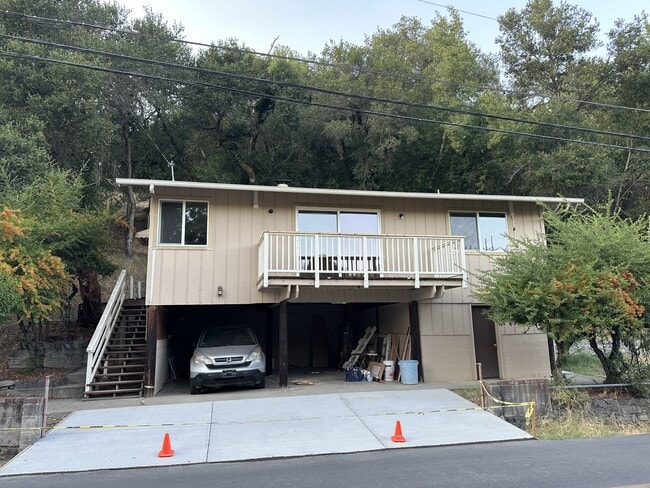 1743 S Fitch Mountain Rd in Healdsburg, CA - Building Photo - Building Photo