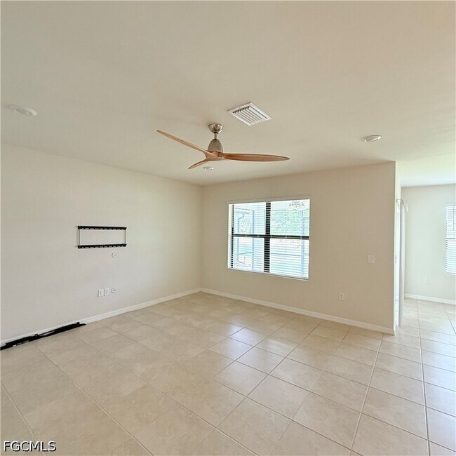 10754 Marlberry Way in North Fort Myers, FL - Building Photo - Building Photo