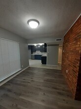 9022 Millwood Dr in Rowlett, TX - Foto de edificio - Building Photo