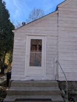 30 Bridge St in Montville, CT - Building Photo