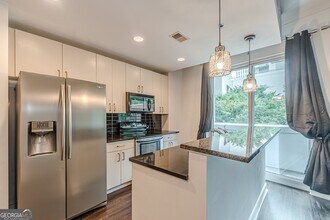 44 Peachtree Pl NW in Atlanta, GA - Building Photo - Building Photo