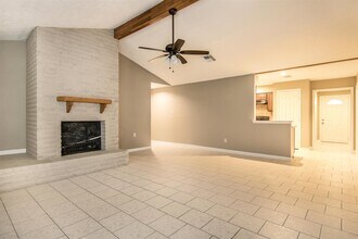 4327 Lucian Ln in Friendswood, TX - Building Photo - Building Photo