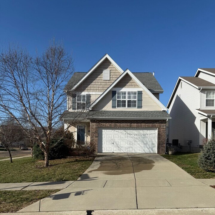 61 Wyndgate Trail Ct in Lake St. Louis, MO - Building Photo