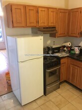 381 Dorchester St-Unit -1B in Boston, MA - Building Photo - Building Photo