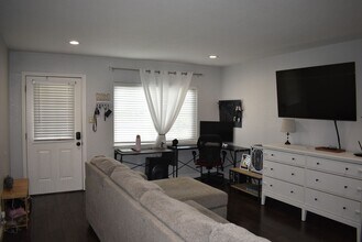 6924 Van Maren Ln in Citrus Heights, CA - Building Photo - Building Photo