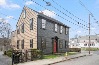 14 Elm St in Newport, RI - Building Photo - Building Photo