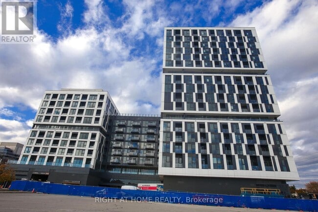 1007 The Queensway in Toronto, ON - Building Photo - Building Photo