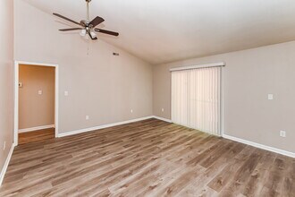 7825 Elm Tree Ln in Charlotte, NC - Building Photo - Building Photo