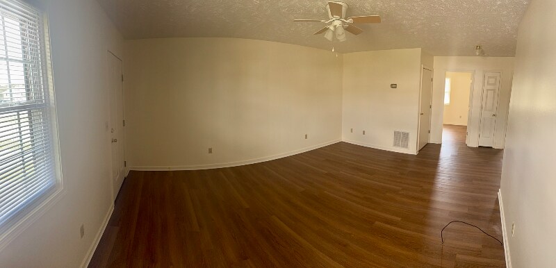 104 Lauderdale Dr in Glasgow, KY - Building Photo