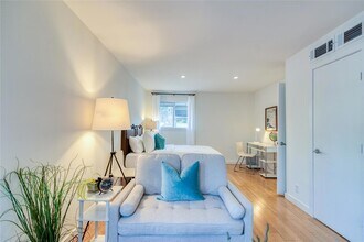 2526 Durwood St, Unit 208 in Austin, TX - Building Photo - Building Photo