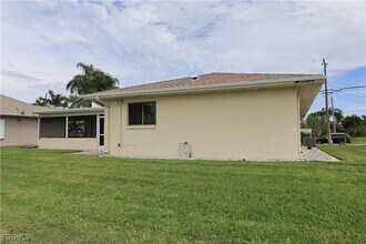 2106 SW 51st St in Cape Coral, FL - Building Photo - Building Photo