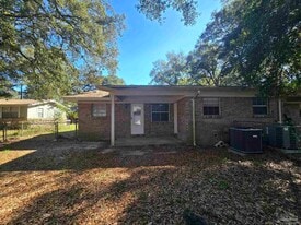 4609 Saufley Field Rd in Pensacola, FL - Building Photo
