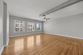 63 E Gay St, Unit 63 and a half in Columbus, OH - Building Photo - Building Photo