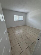 3800 Riverside Dr in Coral Springs, FL - Building Photo - Building Photo
