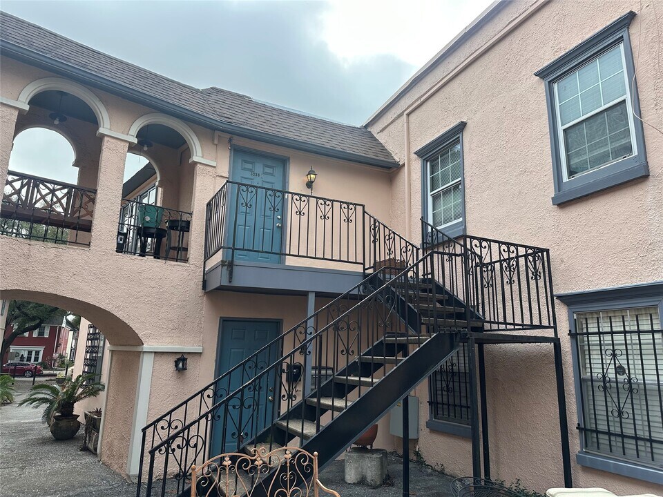 5238 Arboles Dr in Houston, TX - Building Photo