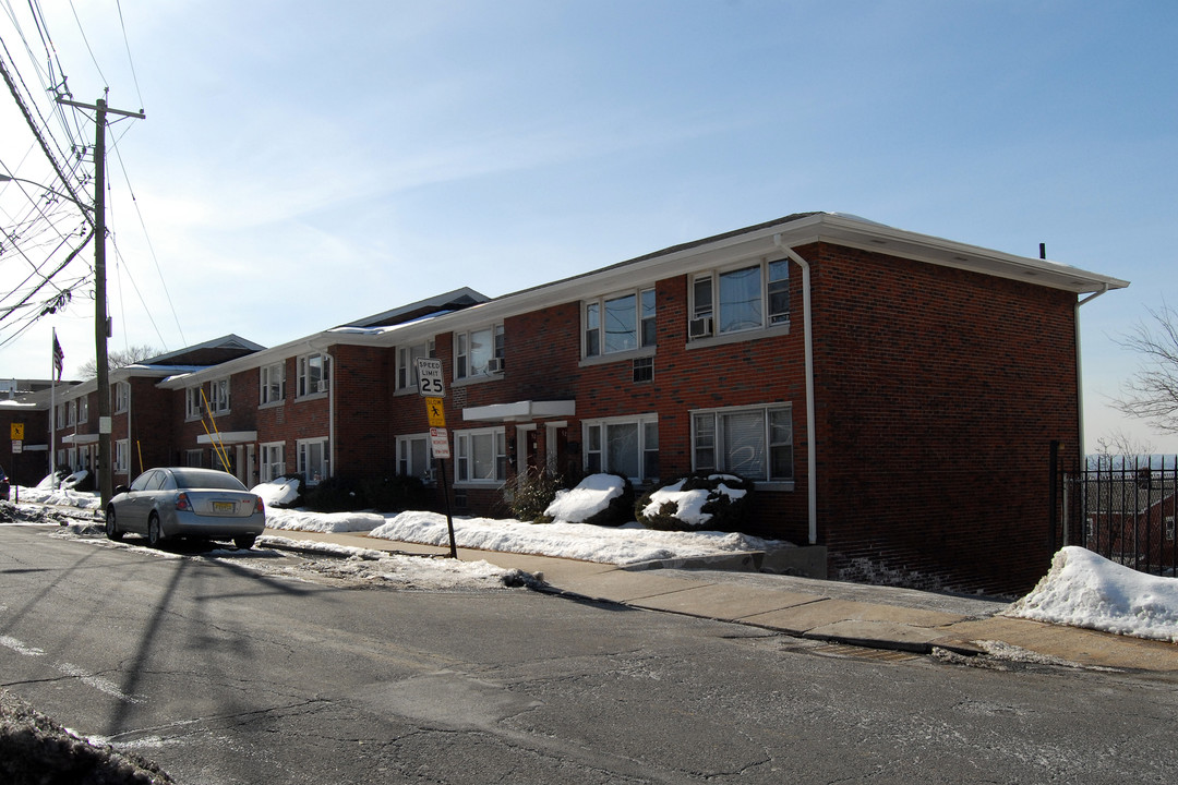 Bergenwood Apartments in North Bergen, NJ - Building Photo